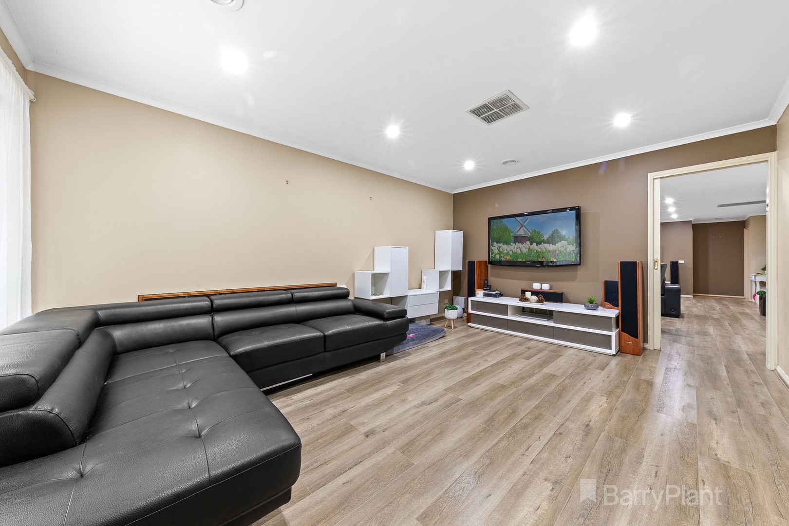 4 Bookham WayCranbourne West, VIC 3977, Cranbourne West - Thumbnail 8