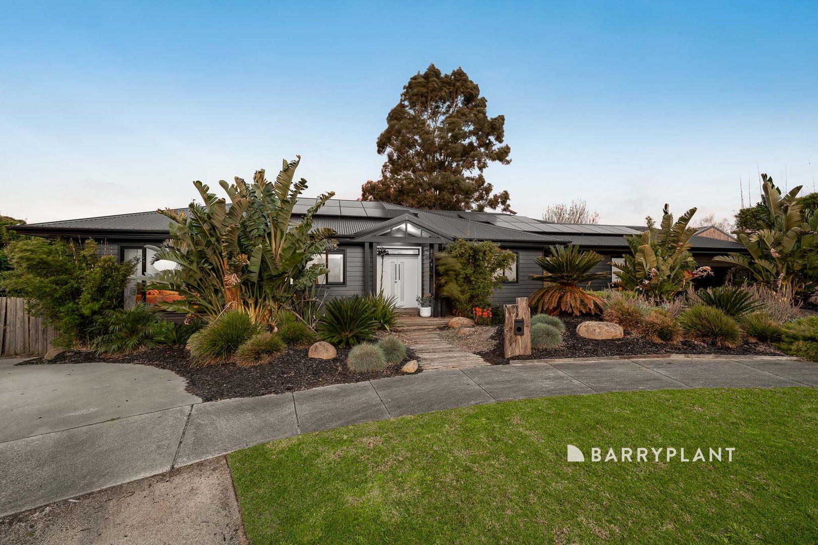 4 Boulton Place, Drouin, VIC 3818 - Thumbnail 2 - 02/10/2026