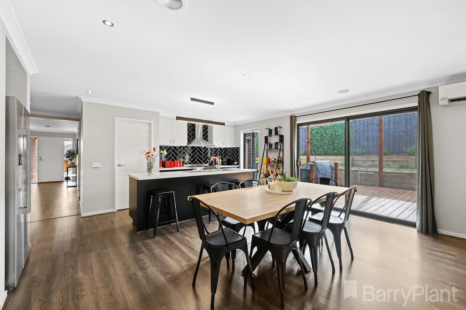 4 Bunyip Drive, Drouin, VIC 3818 - Thumbnail 2 - 13/01/2022