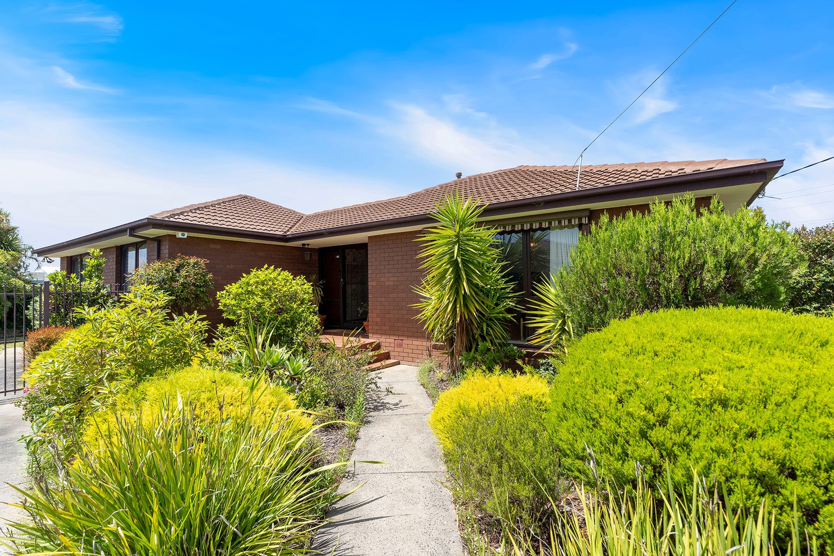 4 Burbank Avenue, Gladstone Park, VIC 3043 - Thumbnail 2 - 05/01/2026