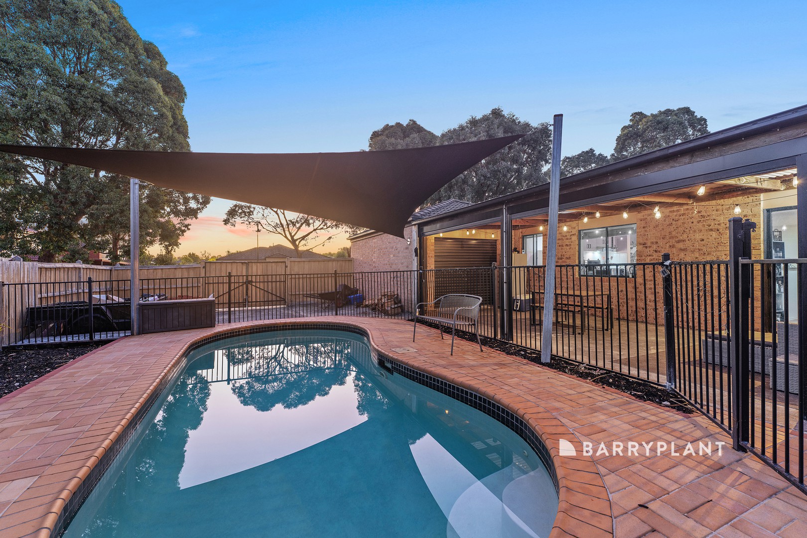 4 Burgundy Way, Narre Warren South, VIC 3805 - Thumbnail 2 - 19/02/2026