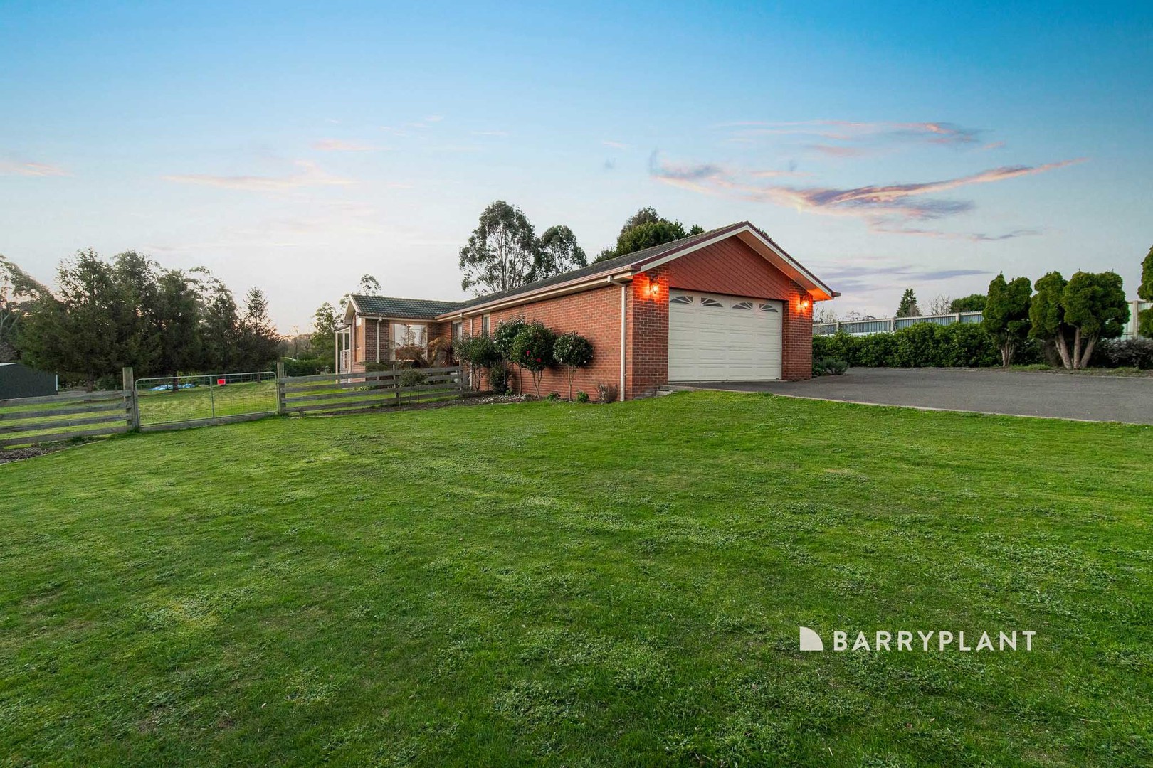 4 Burnett Close, Warragul, VIC 3820, Warragul - Thumbnail 2