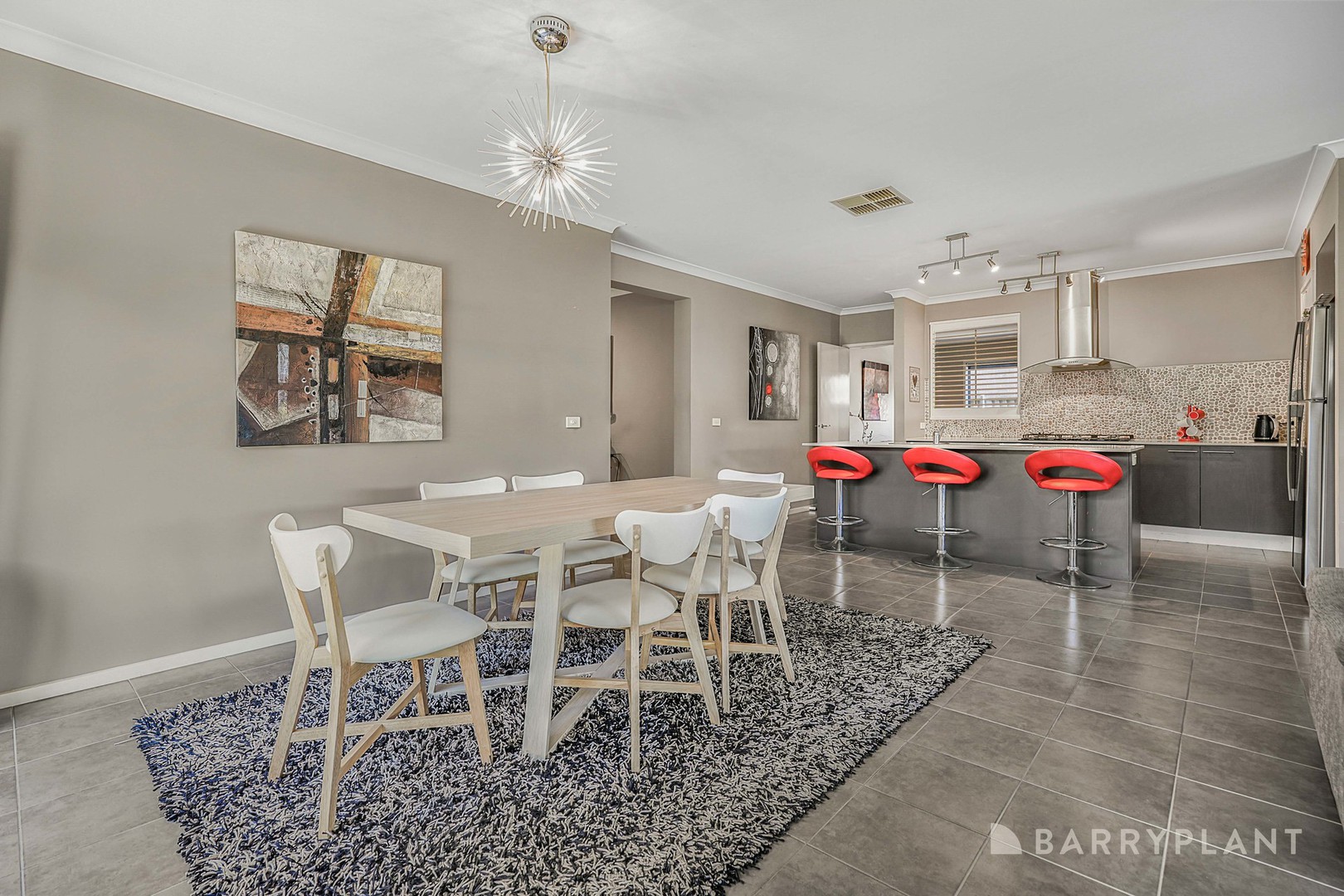 4 Camdolle Close, Pakenham, VIC 3810 - Thumbnail 2 - 05/11/2025