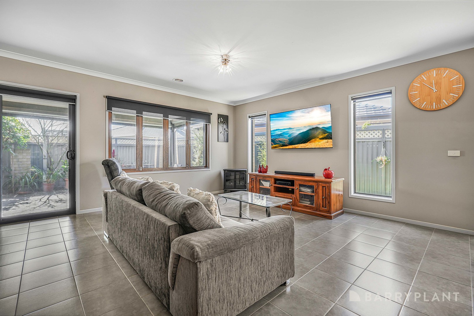 4 Camdolle Close, Pakenham, VIC 3810, Pakenham - Thumbnail 4