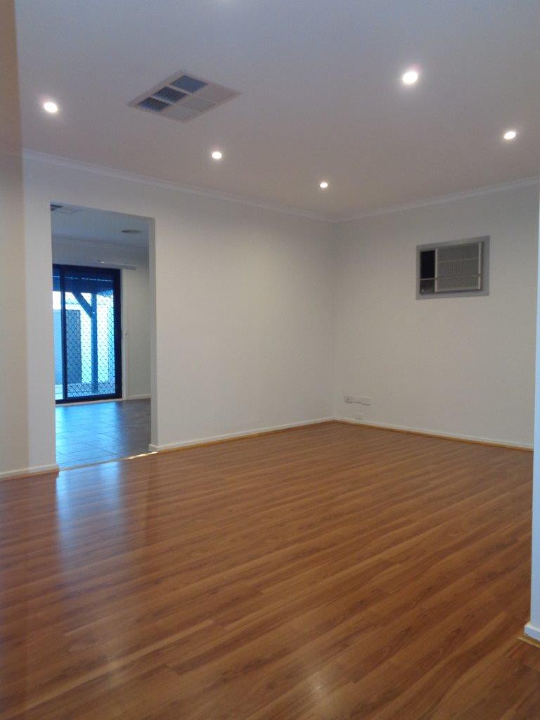 4 Casey Drive, Hoppers Crossing, VIC 3029, Hoppers Crossing - Thumbnail 2