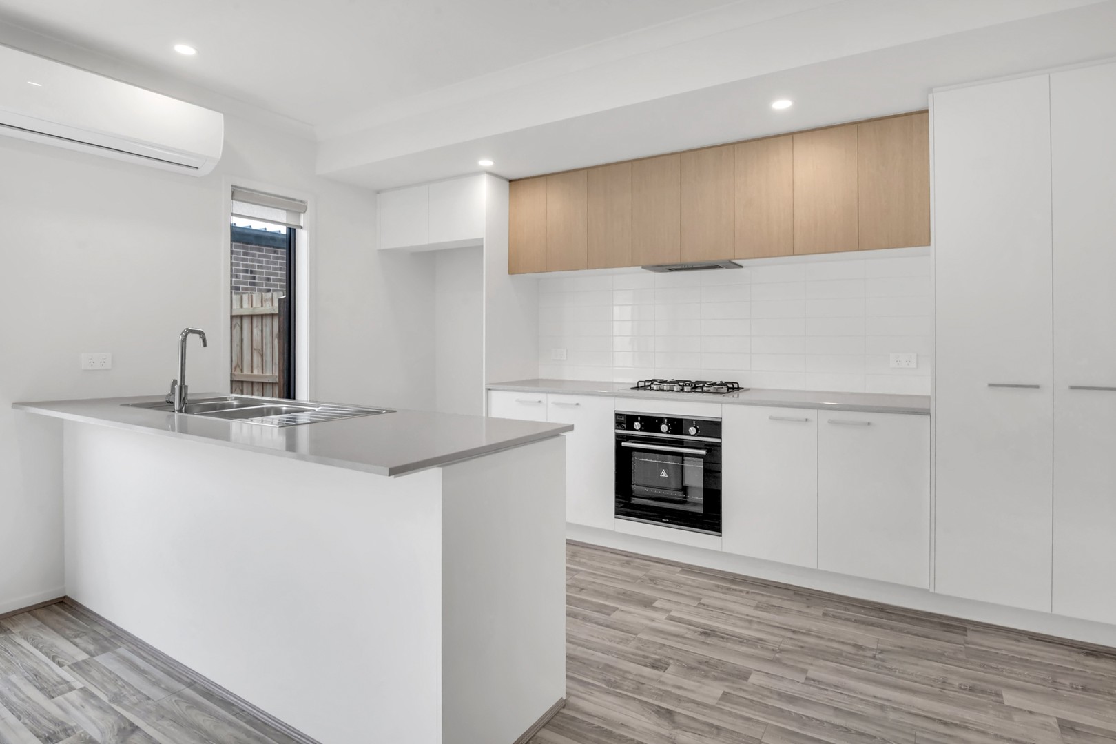 4 Cecil Walk, Mickleham, VIC 3064, Mickleham - Thumbnail 2