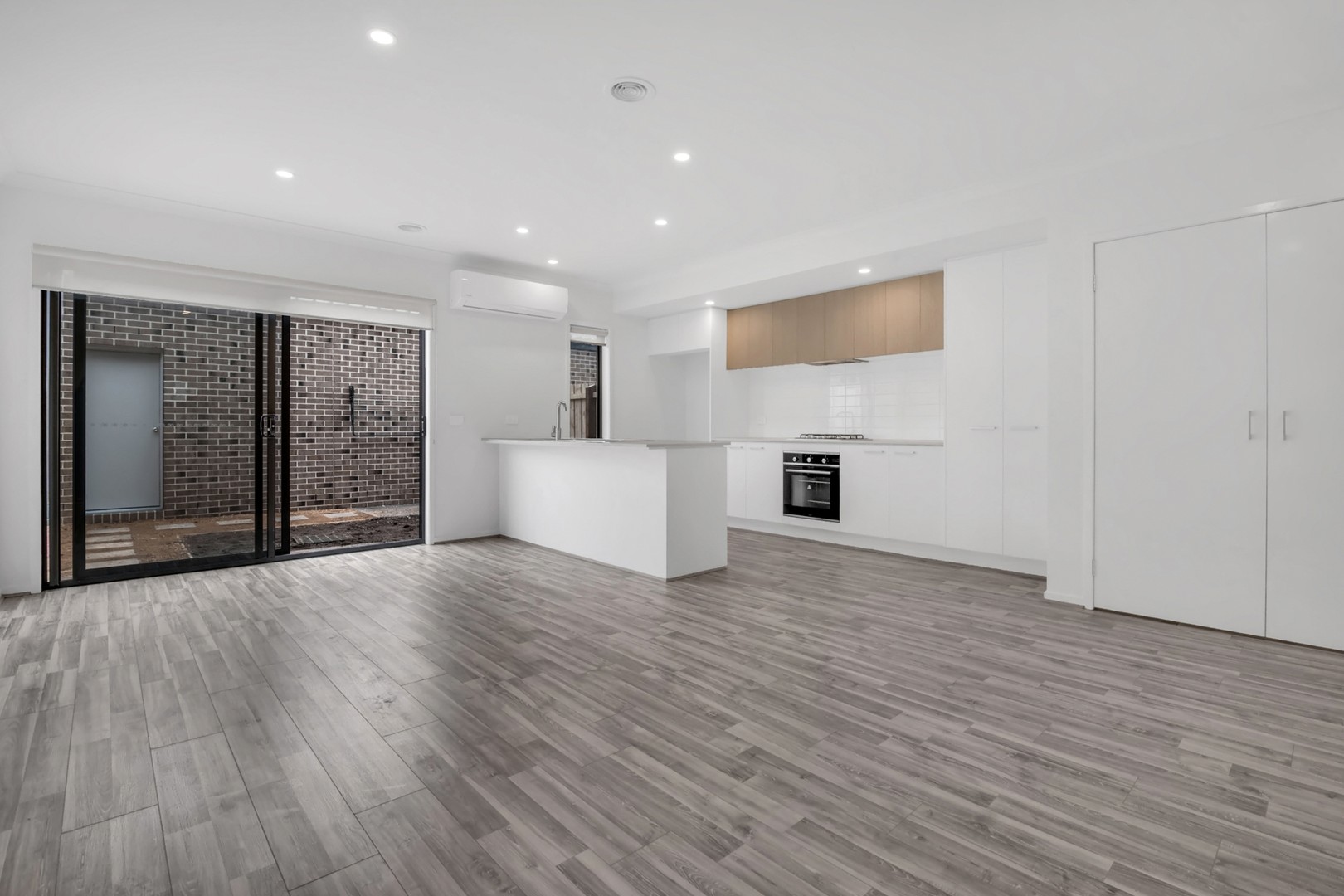 4 Cecil Walk, Mickleham, VIC 3064, Mickleham - Thumbnail 4