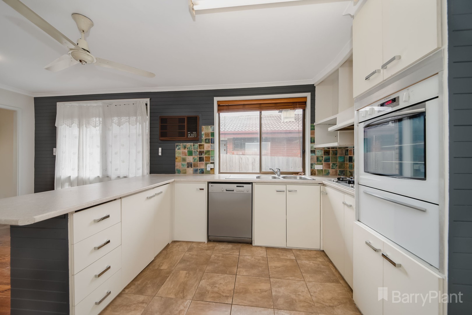 4 Chateau Avenue, Narre Warren, VIC 3805, Narre Warren - Thumbnail 4