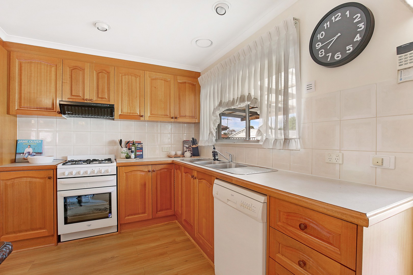 4 Cleveland Street, Thomastown, VIC 3074, Thomastown - Thumbnail 4