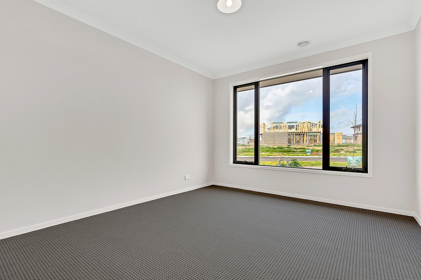 4 Clowes Street, Mickleham, VIC 3064, Mickleham - Thumbnail 2
