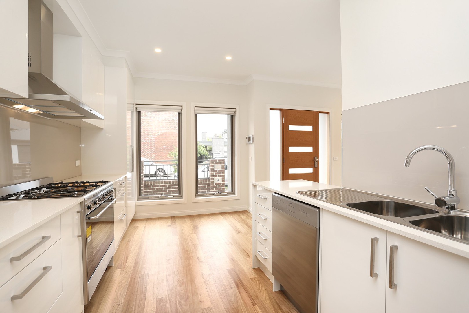 4 Collier Crescent, Brunswick, VIC 3056 - Thumbnail 2 - 11/07/2023