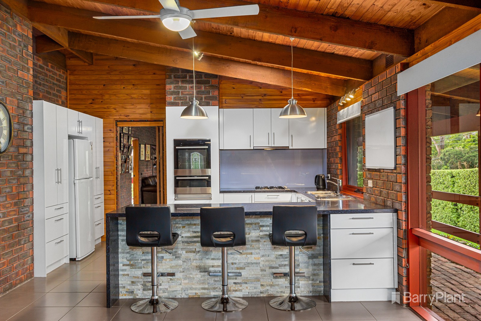 4 Commercial Road, Ferntree Gully, VIC 3156 - Thumbnail 2 - 26/07/2023