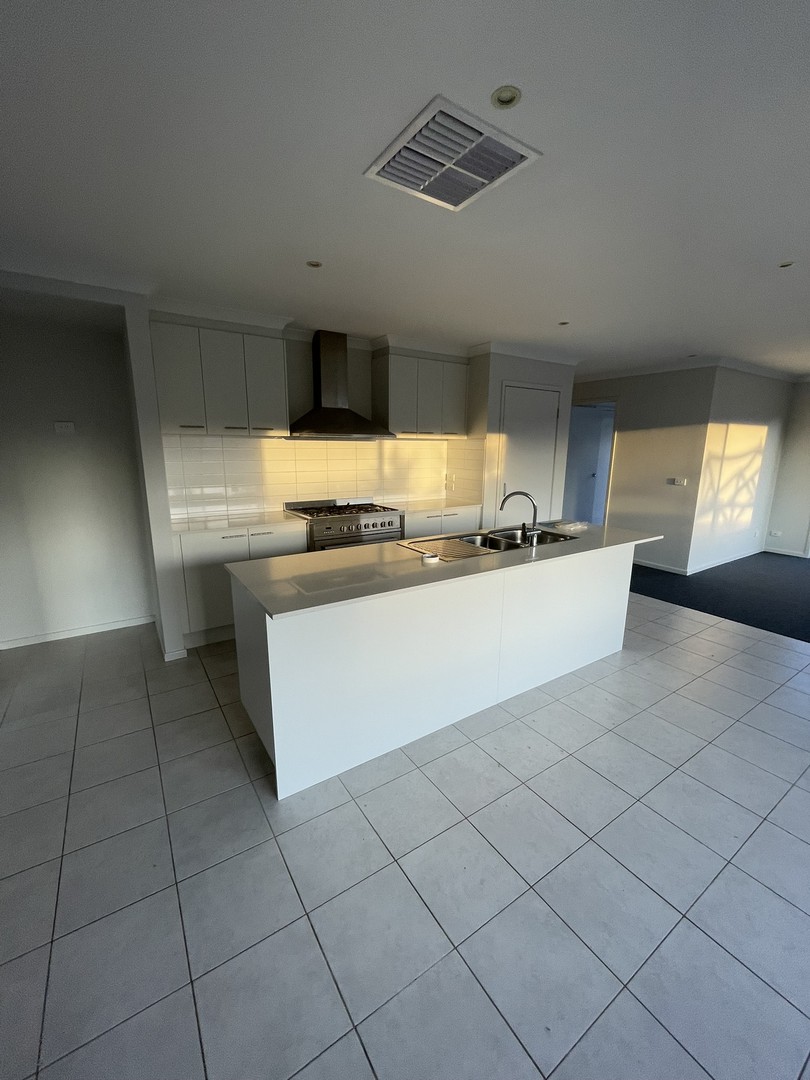 4 Corkwood Crescent, Wallan, VIC 3756, Wallan - Thumbnail 4