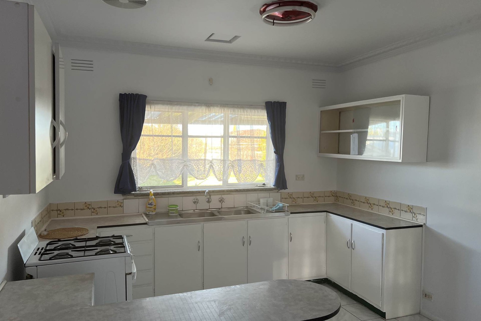 4 Cox Street, St Albans, VIC 3021, St Albans - Thumbnail 2