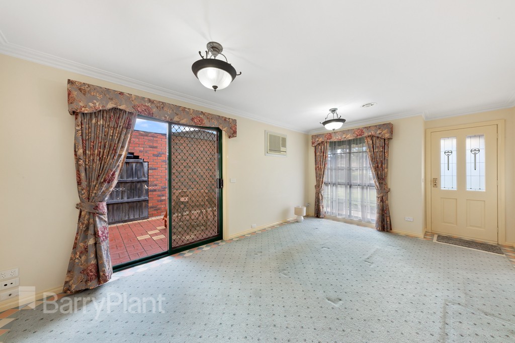 4 Crabbe Court, Delahey, VIC 3037, Delahey - Thumbnail 2