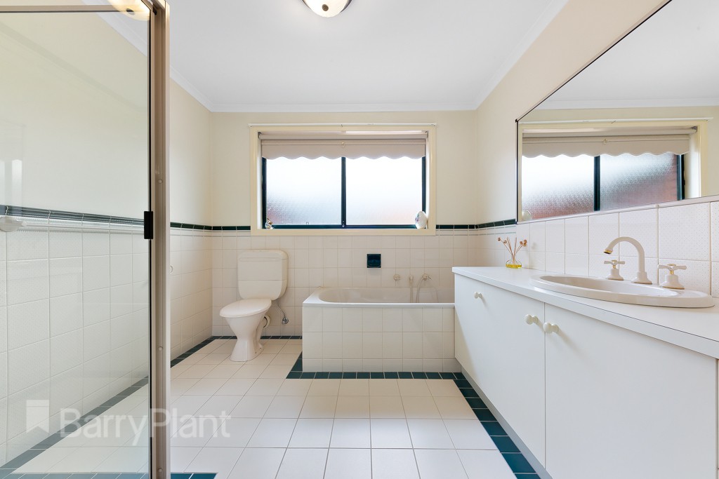 4 Crabbe Court, Delahey, VIC 3037, Delahey - Thumbnail 8