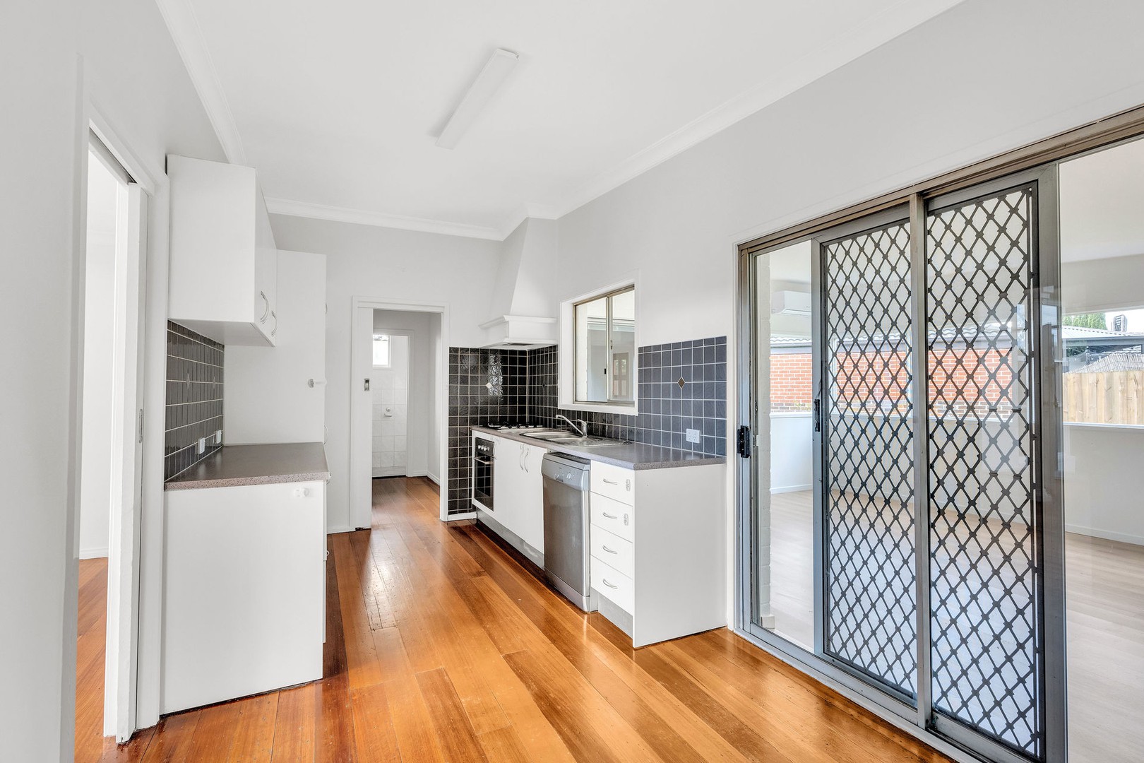 4 Cranwell Court, Mulgrave, VIC 3170, Mulgrave - Thumbnail 4