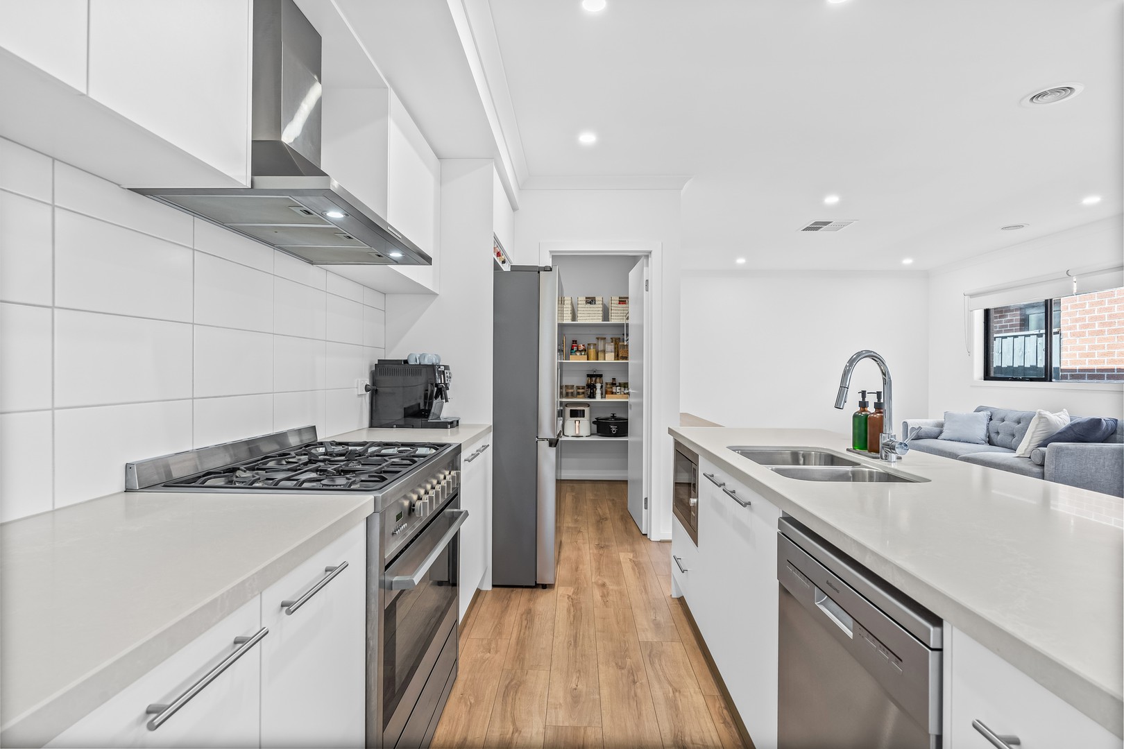 4 Crichton Road, Thornhill Park, VIC 3335, Thornhill Park - Thumbnail 4