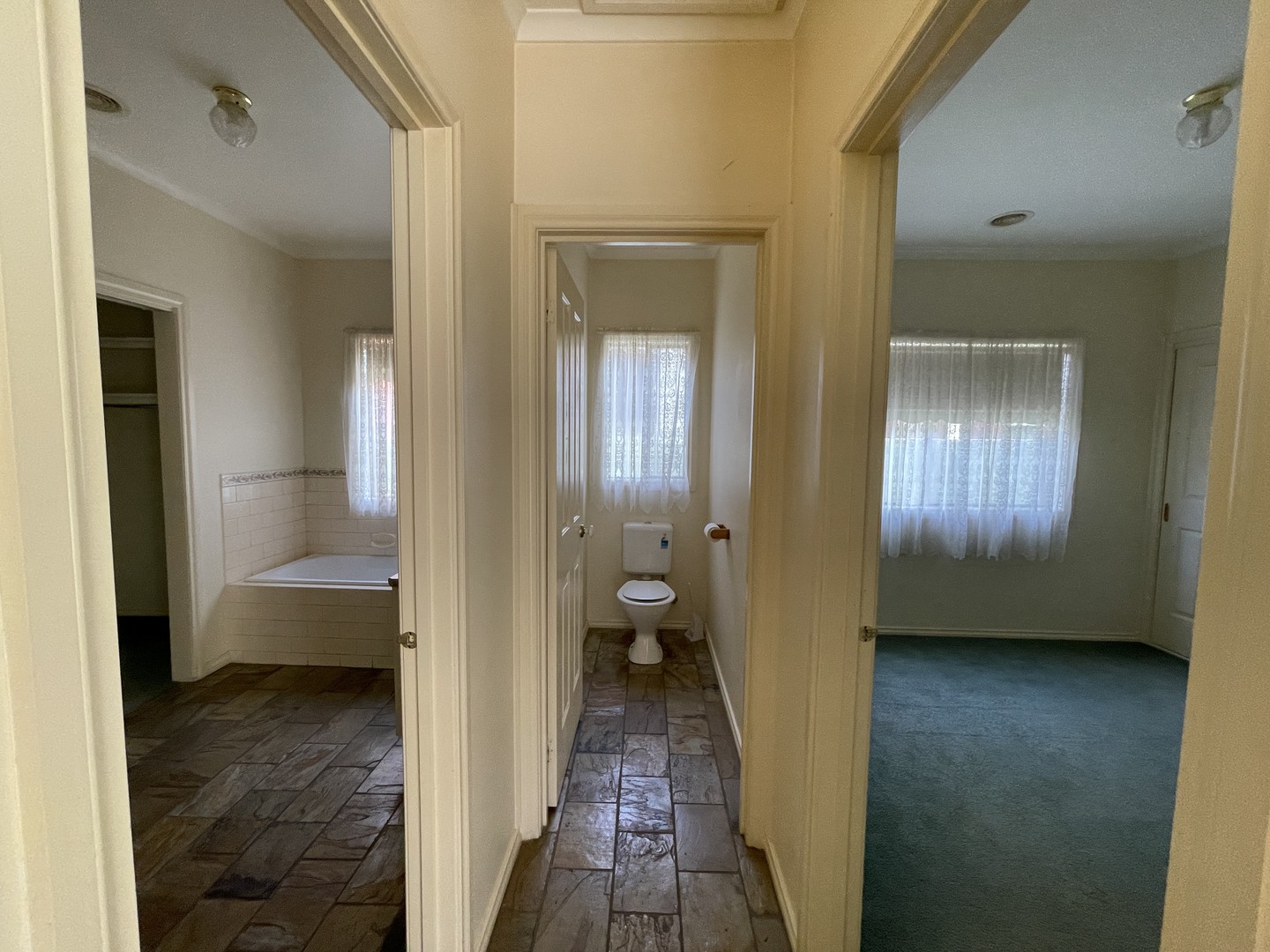 4 Cromwell Road, Werribee, VIC 3030, Werribee - Thumbnail 7