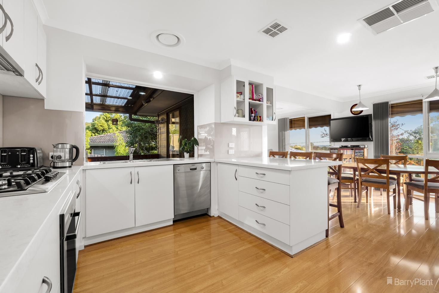 4 Dairy Court, Viewbank, VIC 3084 - Thumbnail 2 - 30/03/2022