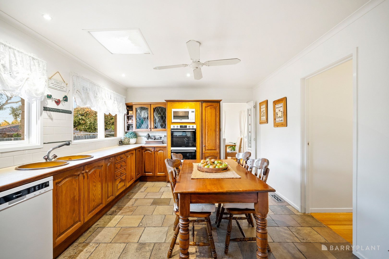 4 Dalkeith Road, Wantirna, VIC 3152, Wantirna - Thumbnail 3