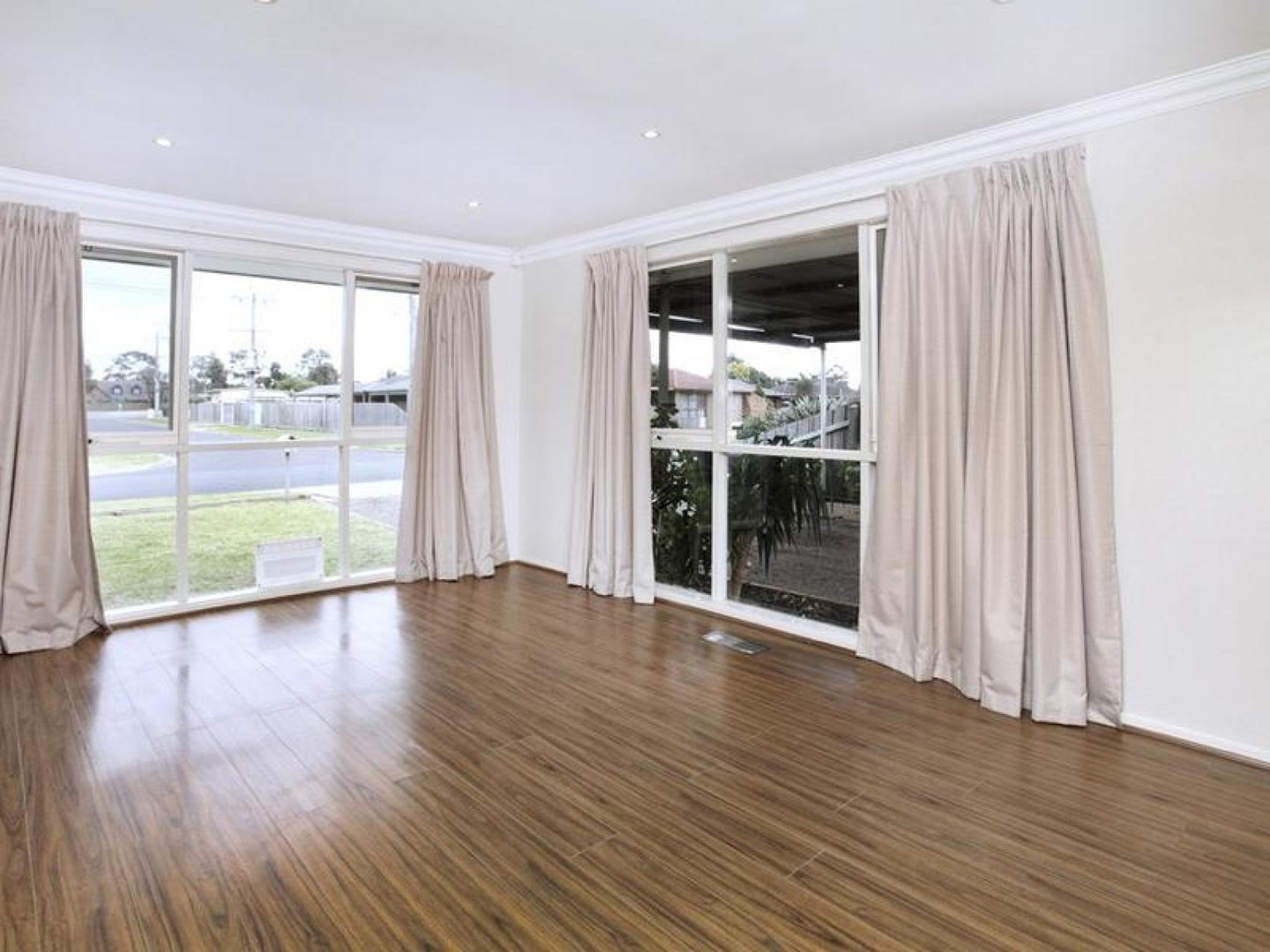 4 Dalton Drive, Melton South, VIC 3338, Melton South - Thumbnail 3