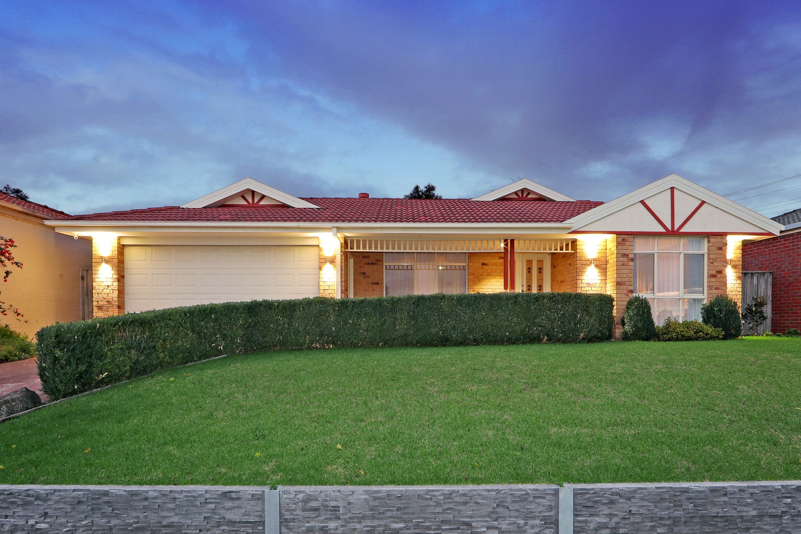 4 Davison Crescent, Ferntree Gully, VIC 3156, Ferntree Gully - Thumbnail 2