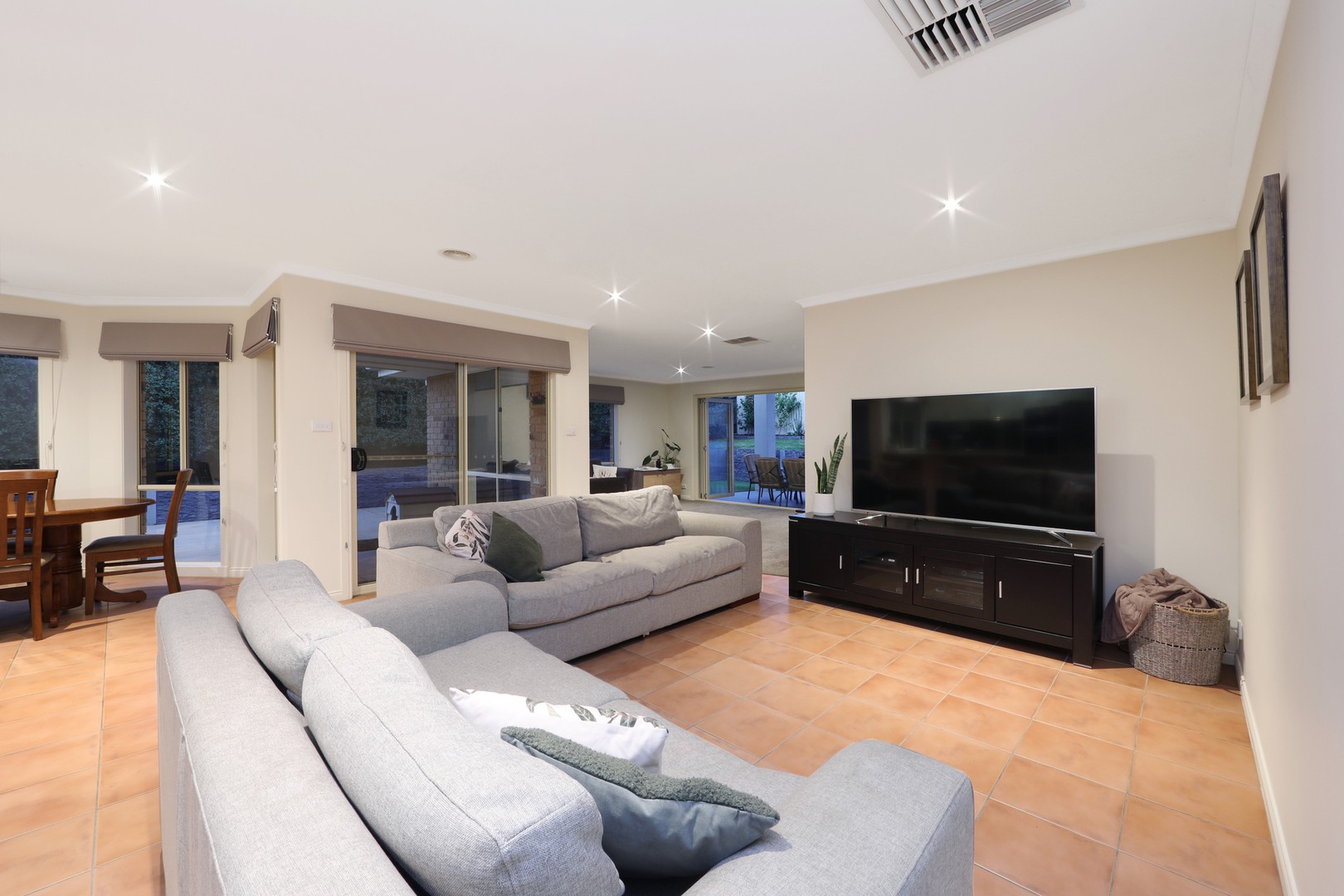 4 Davison Crescent, Ferntree Gully, VIC 3156, Ferntree Gully - Thumbnail 6