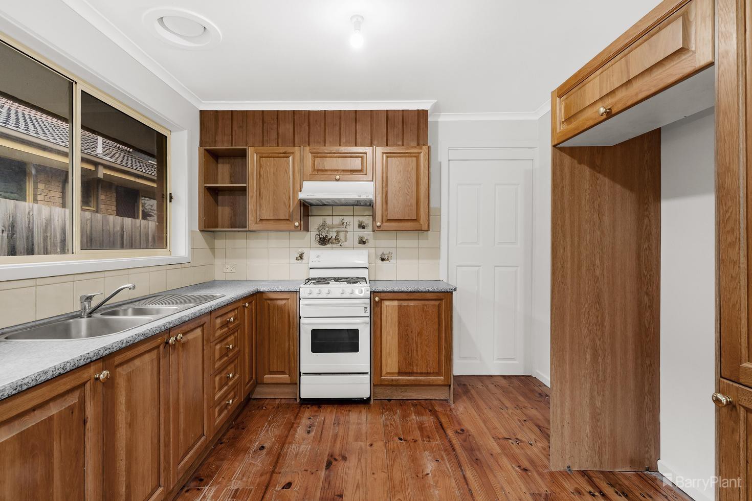 4 Deakin Street, Mitcham, VIC 3132, Mitcham - Thumbnail 4