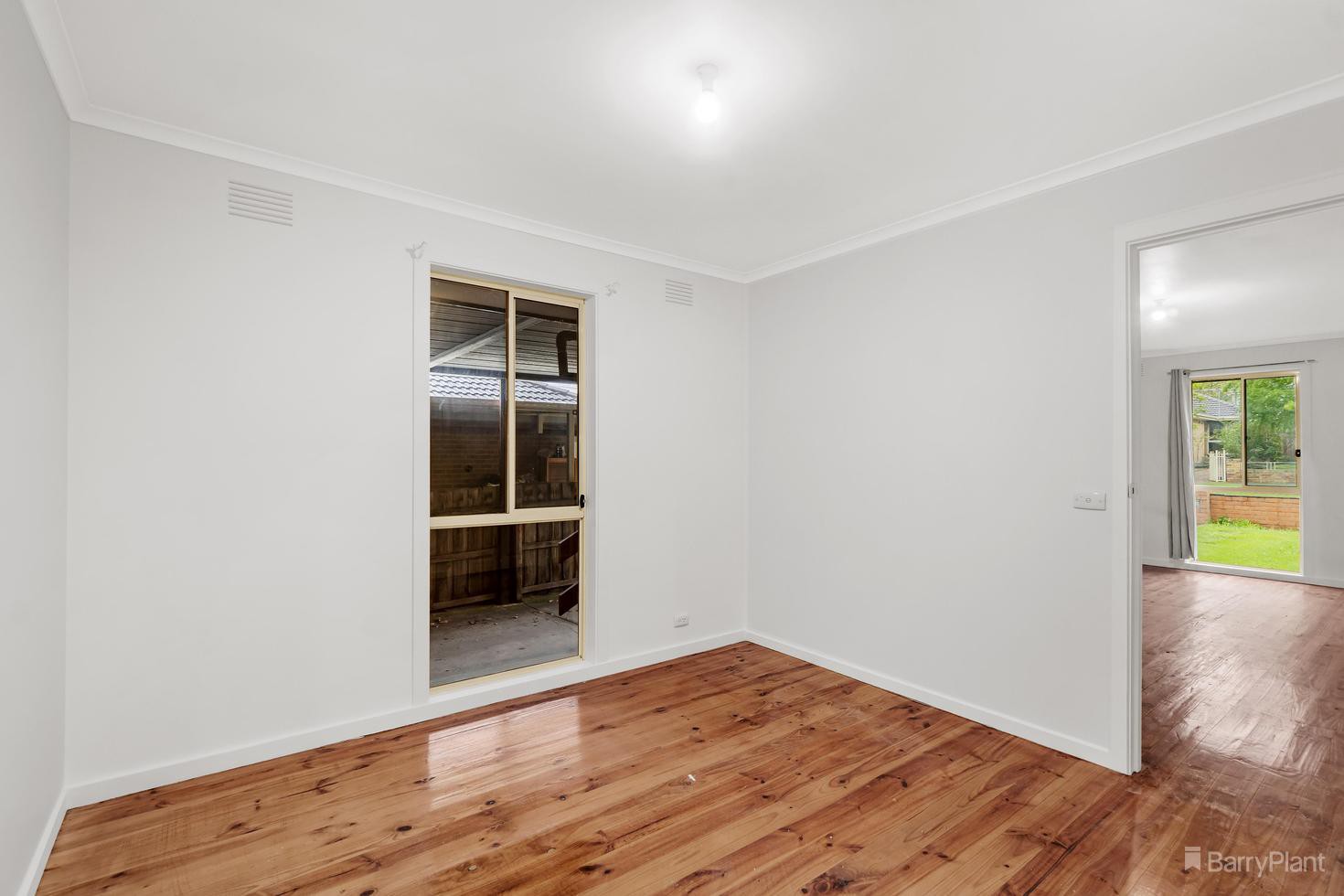 4 Deakin Street, Mitcham, VIC 3132, Mitcham - Thumbnail 7
