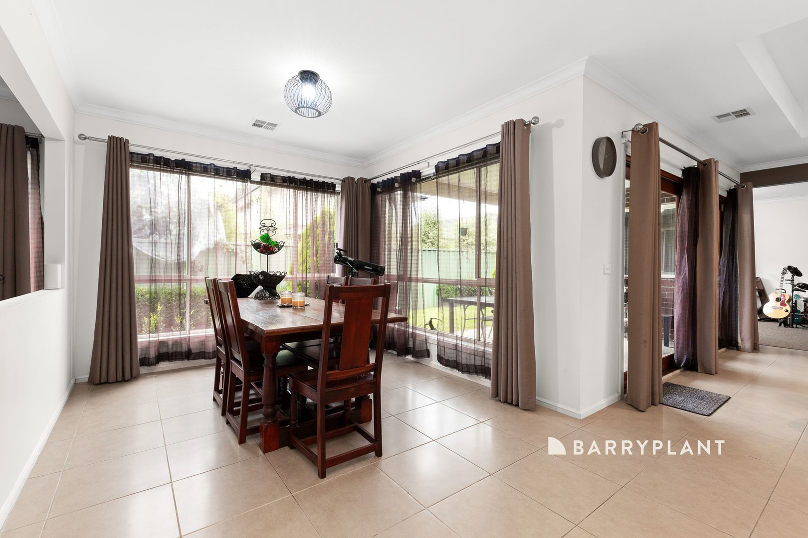 4 Devonia Street, Pakenham, VIC 3810, Pakenham - Thumbnail 7