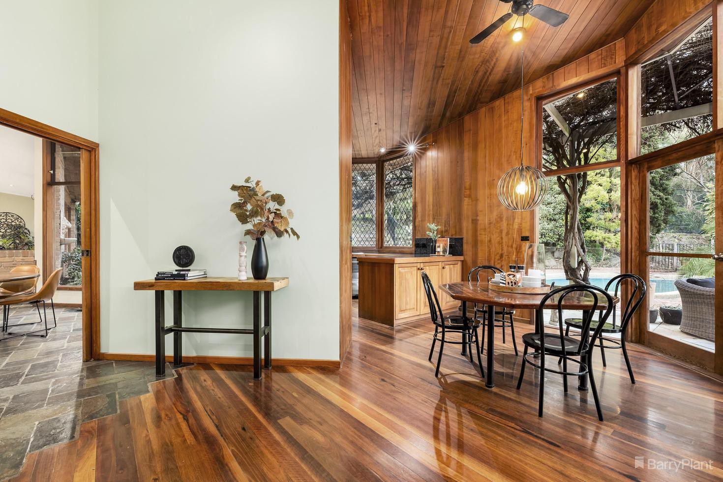 4 Dobell Drive, Eltham, VIC 3095, Eltham - Thumbnail 2