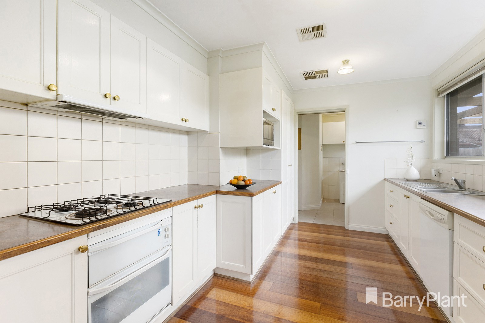 4 Dubbo Court, Glen Waverley, VIC 3150, Glen Waverley - Thumbnail 3