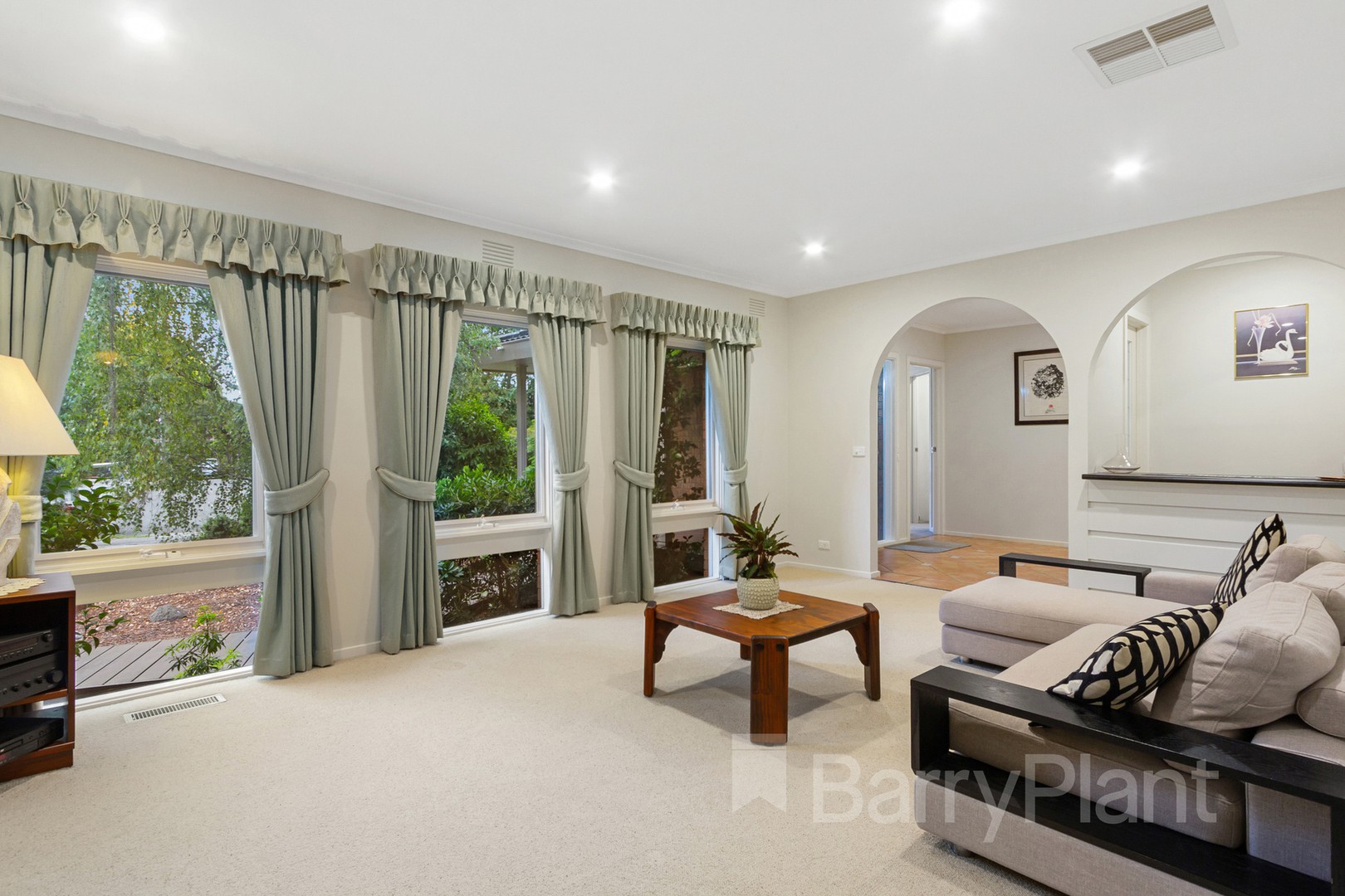 4 Dundee Place, Wantirna, VIC 3152, Wantirna - Thumbnail 2
