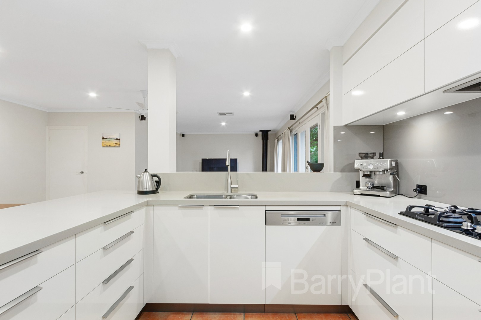 4 Dundee Place, Wantirna, VIC 3152, Wantirna - Thumbnail 3