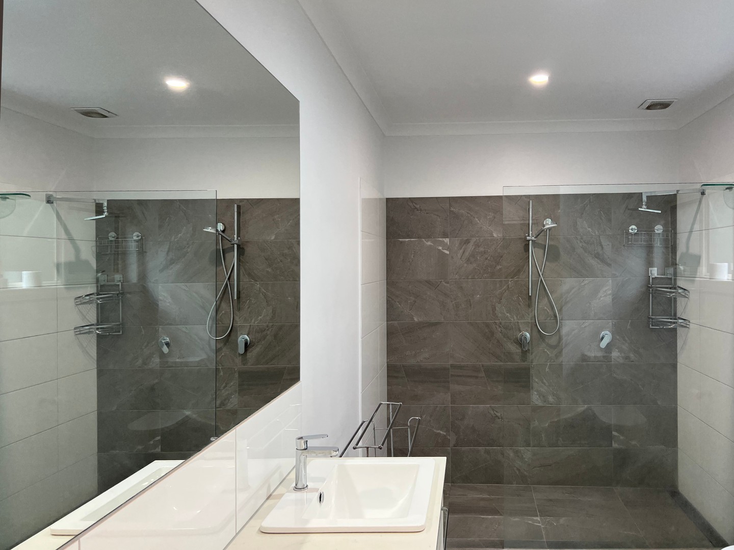 4 Dunstan Rd, Avonsleigh, VIC 3782 - Thumbnail 2 - 04/05/2022