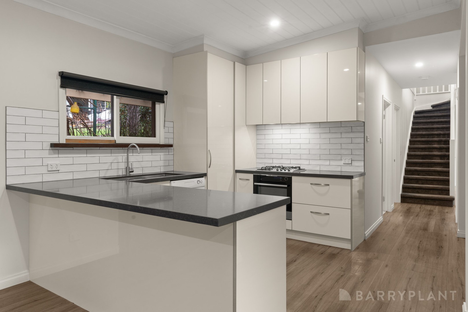 4 Dunstan Road, Avonsleigh, VIC 3782, Avonsleigh - Thumbnail 3