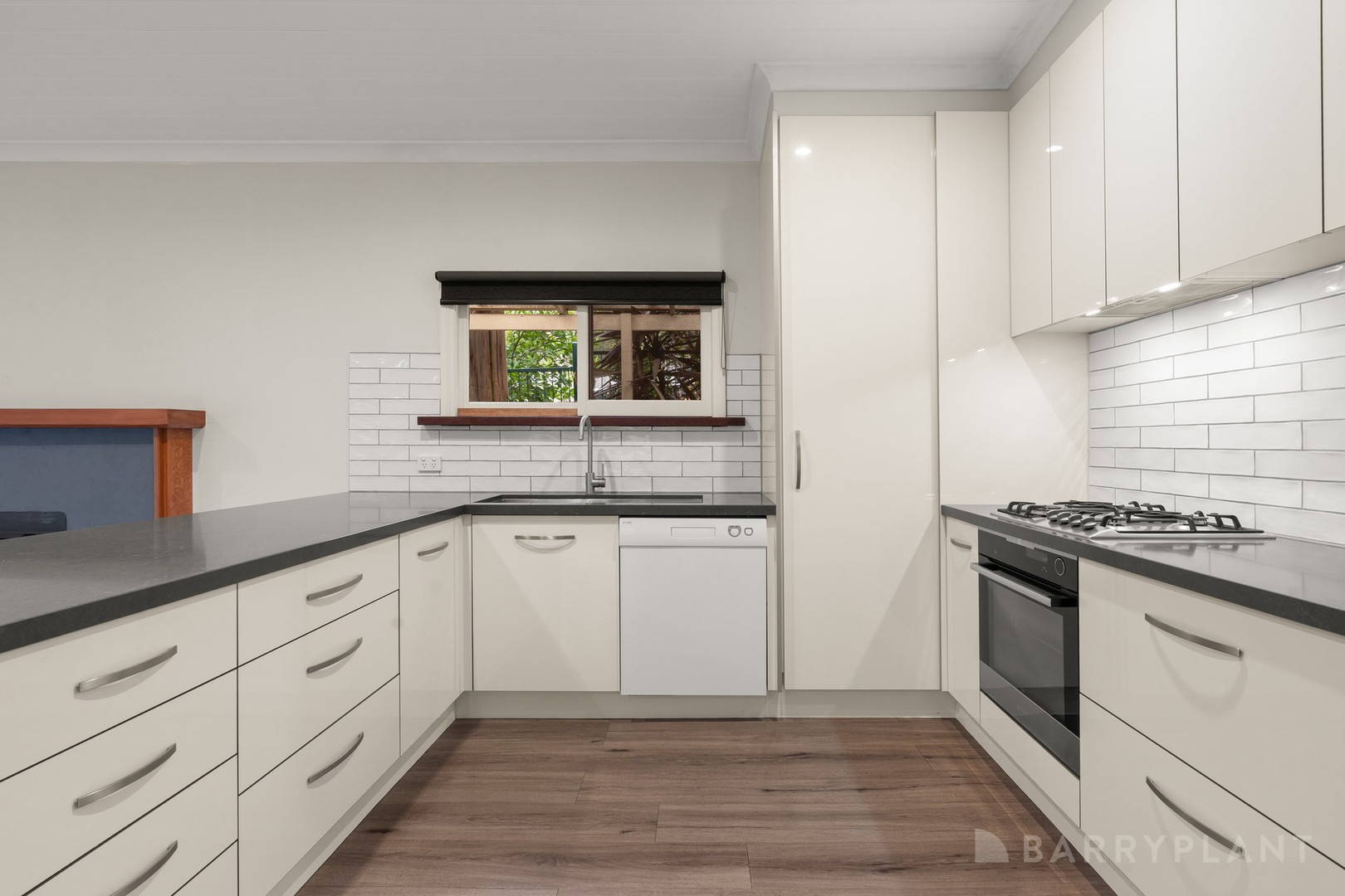 4 Dunstan Road, Avonsleigh, VIC 3782, Avonsleigh - Thumbnail 4