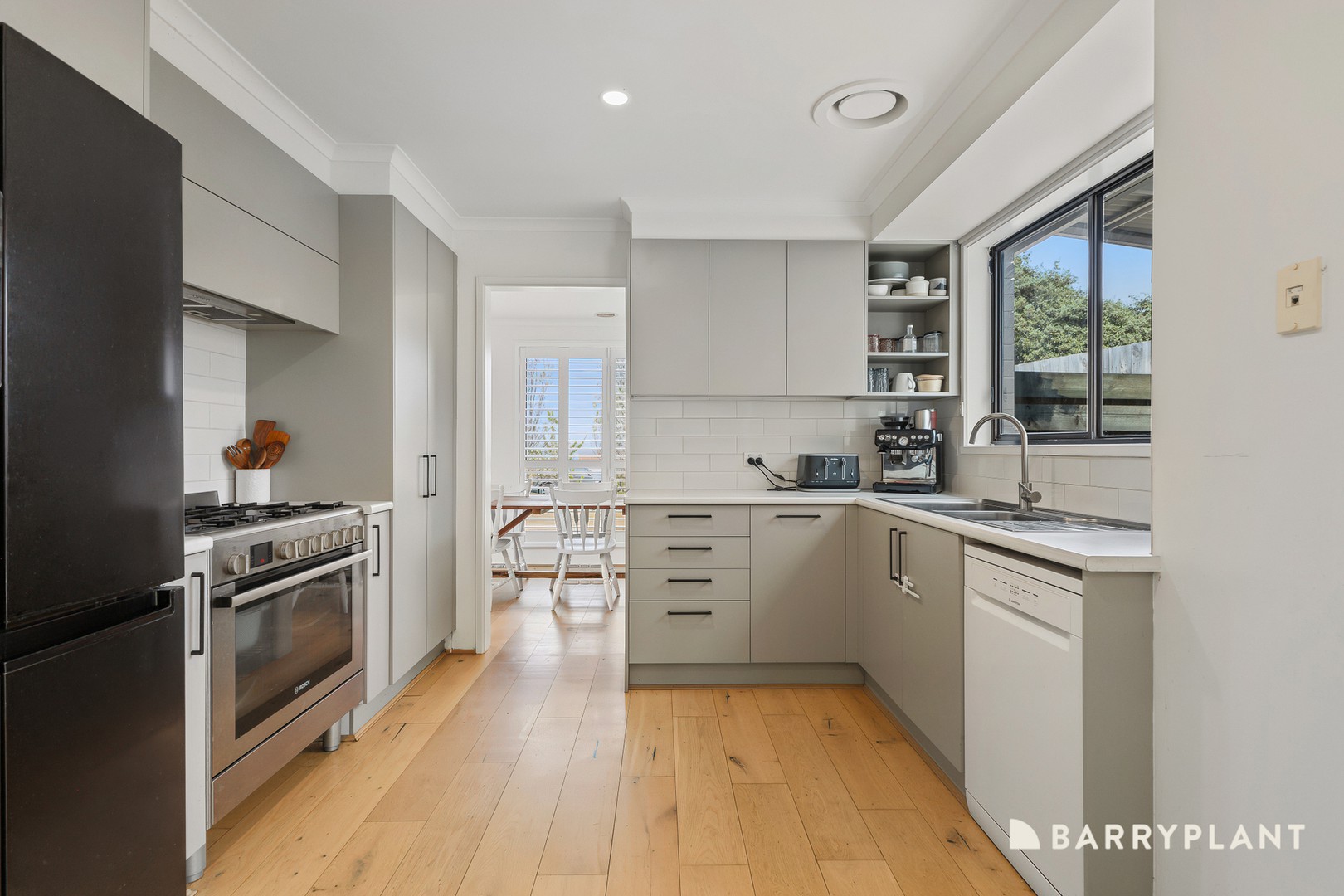 4 Eagle Drive, Pakenham, VIC 3810 - Thumbnail 2 - 08/10/2026