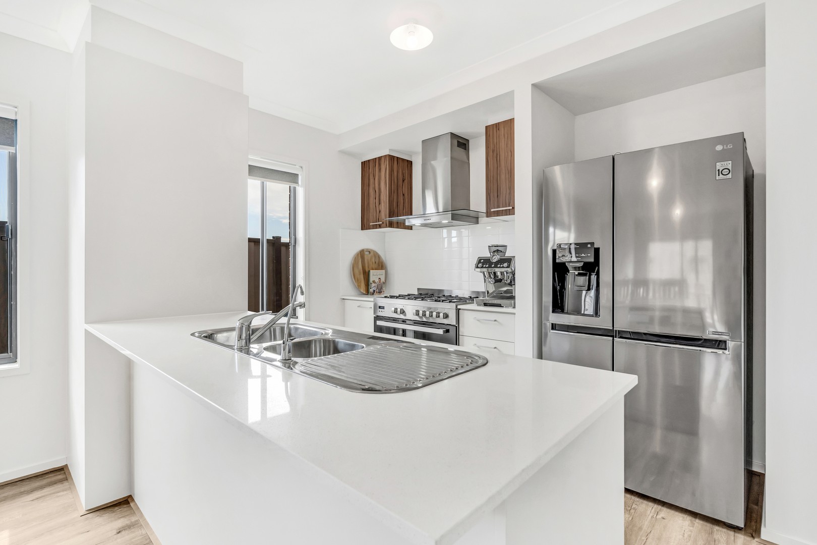 4 Edgewater Road, Craigieburn, VIC 3064, Craigieburn - Thumbnail 2