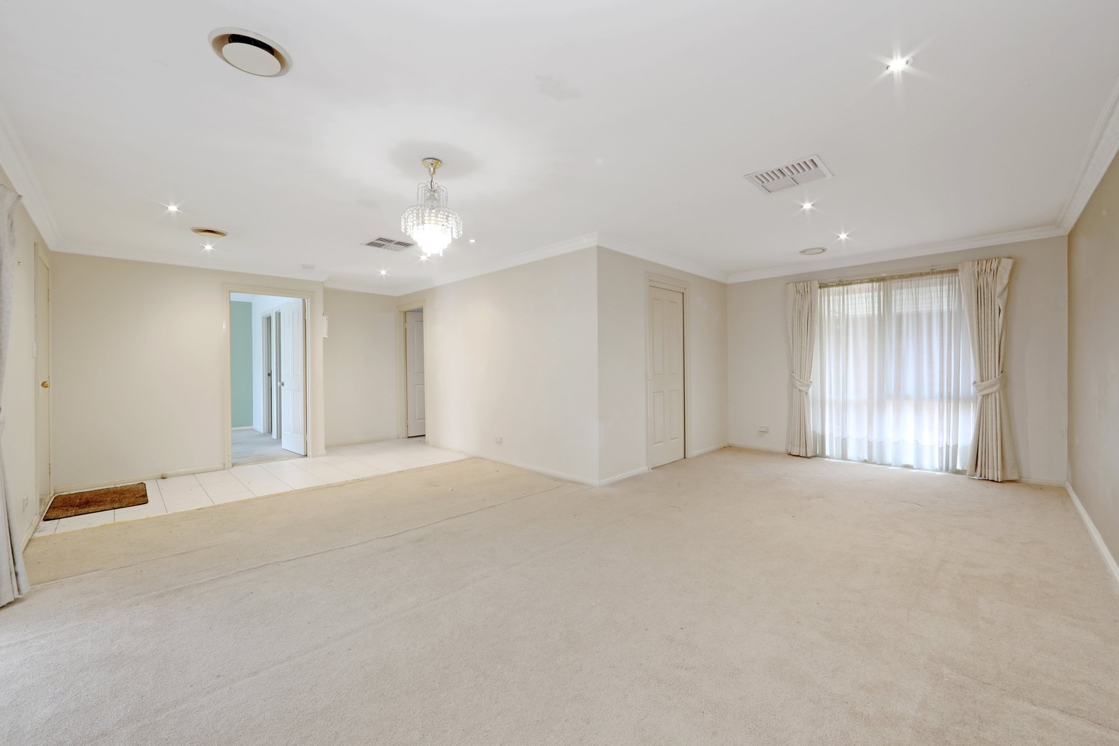 4 Eliana Court, Rowville, VIC 3178, Rowville - Thumbnail 2