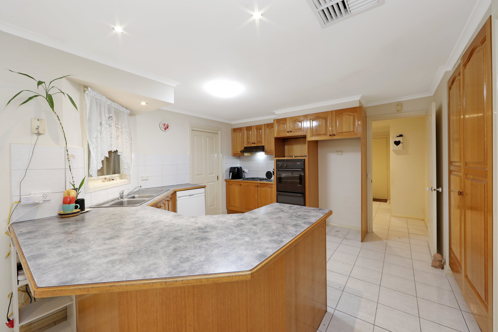 4 Eliana Court, Rowville, VIC 3178, Rowville - Thumbnail 4
