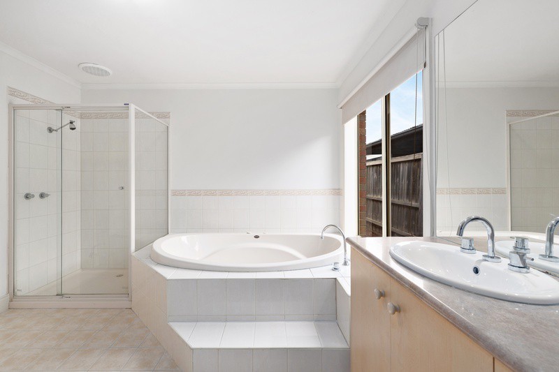 4 Elidon Crescent, Point Cook, VIC 3030, Point Cook - Thumbnail 7