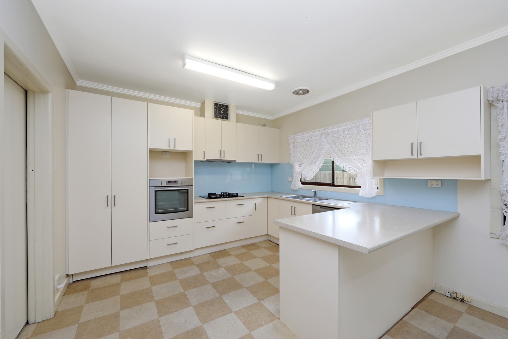 4 Essex Court, Bayswater, VIC 3153, Bayswater - Thumbnail 2