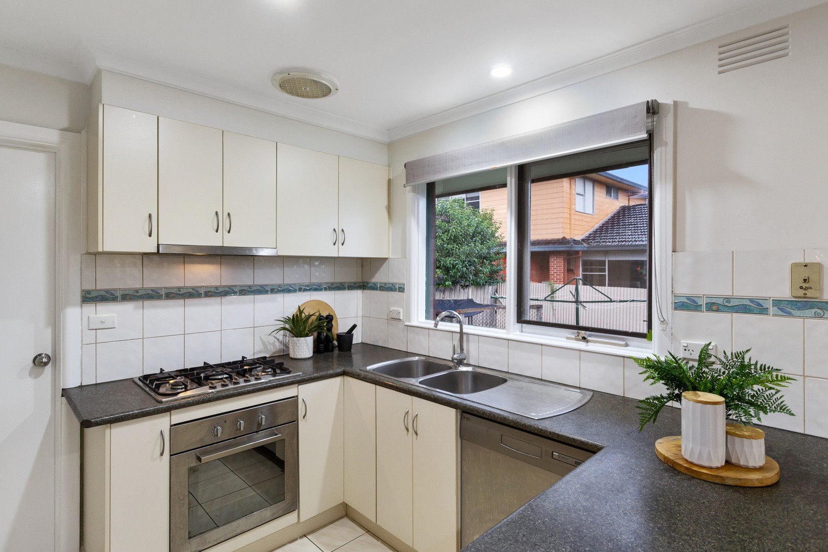 4 Evans Street, Scoresby, VIC 3179, Scoresby - Thumbnail 4