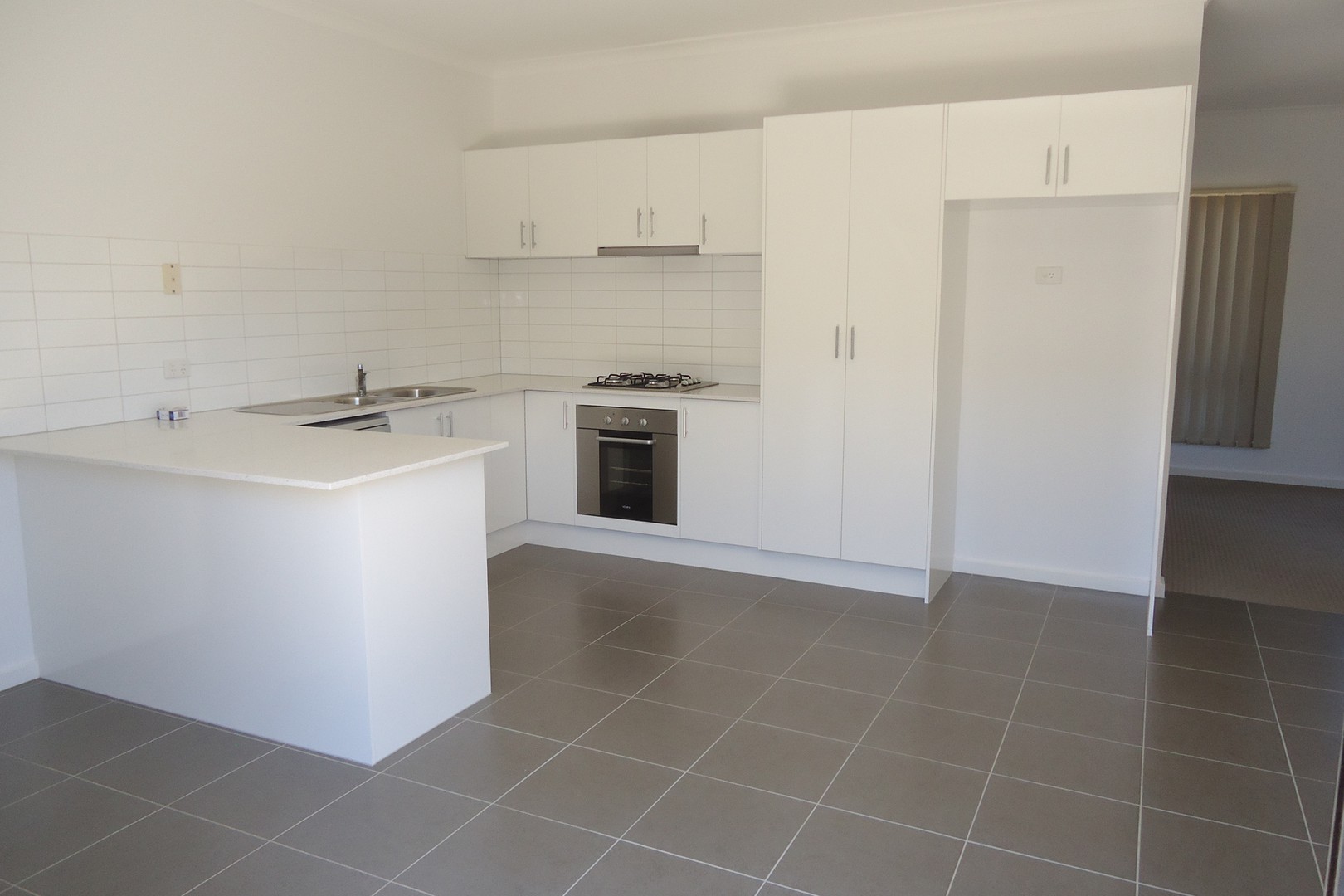 4 Evatt Green, Point Cook, VIC 3030 - Thumbnail 2 - 10/11/2021