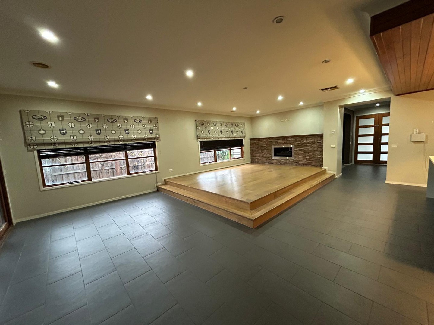 4 Feather Place, Point Cook, VIC 3030 - Thumbnail 2 - 16/05/2025