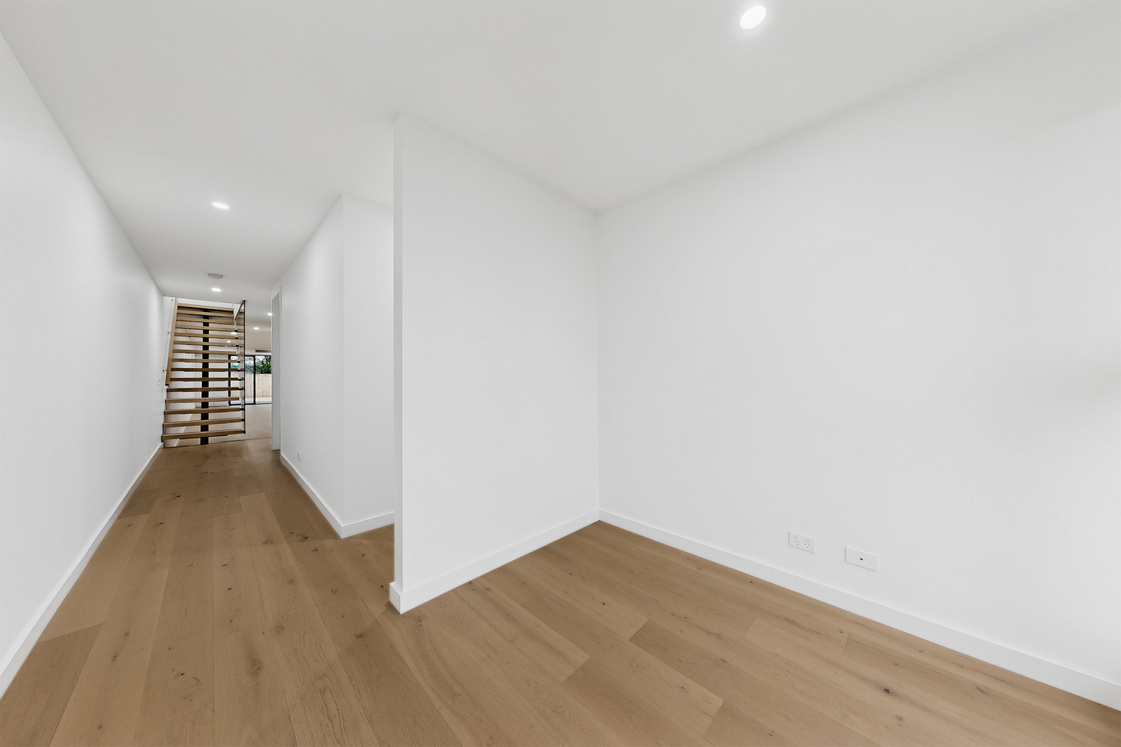 4 Fenacre St, Strathmore, VIC 3041 - Thumbnail 1 - 19/05/2026