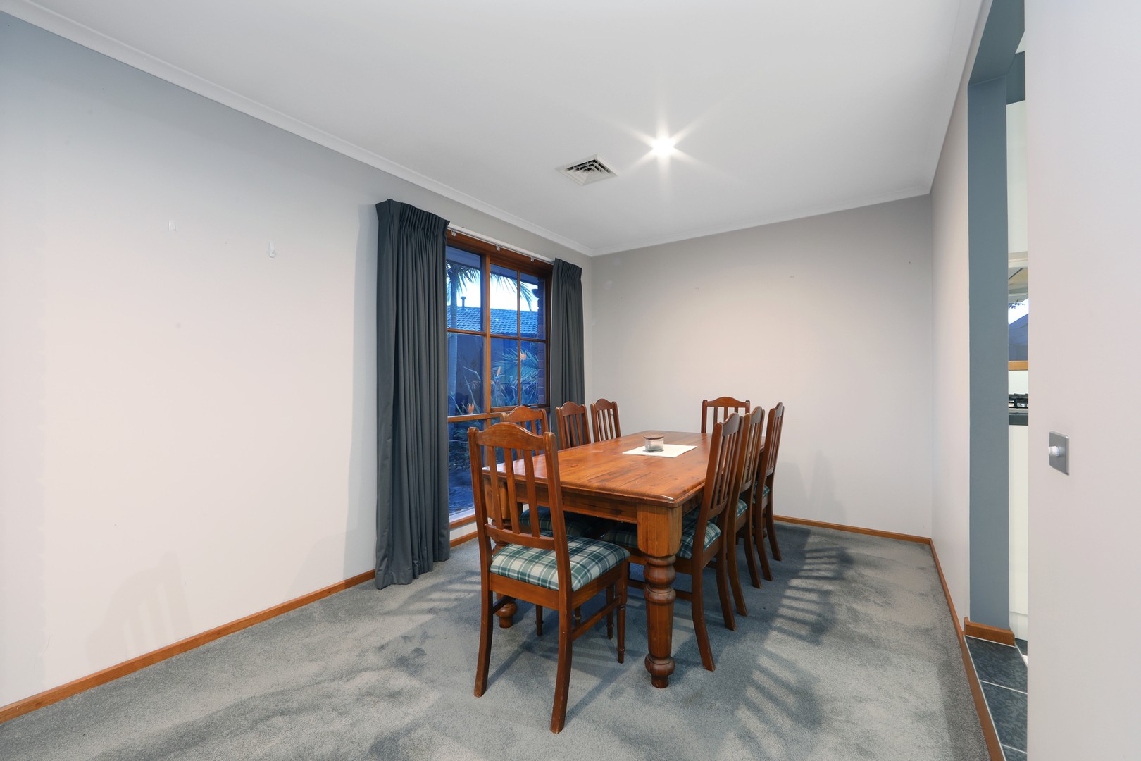 4 Fernlea Avenue, Rowville, VIC 3178, Rowville - Thumbnail 4