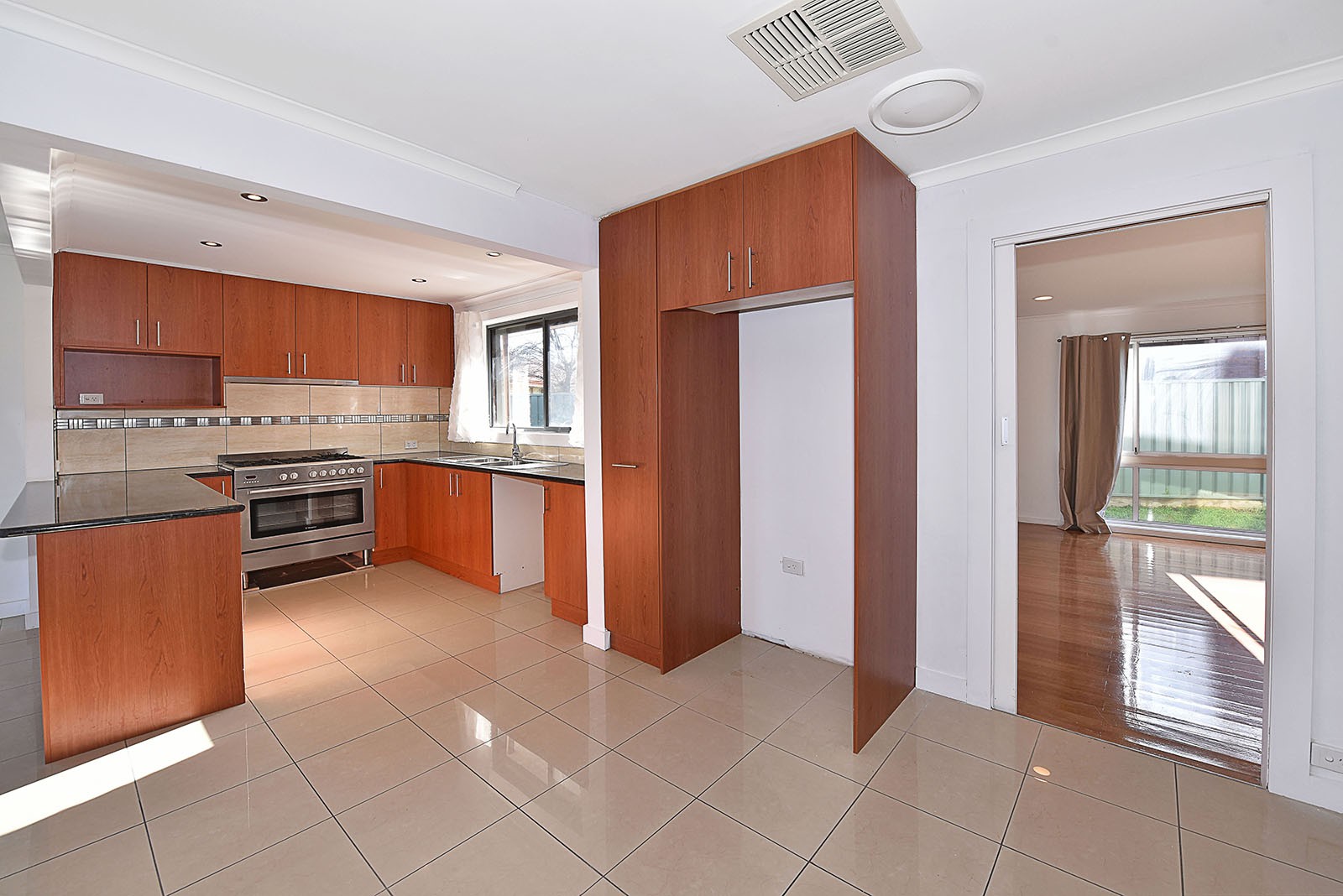 4 Field Court, Gladstone Park, VIC 3043 - Thumbnail 1 - 20/06/2023